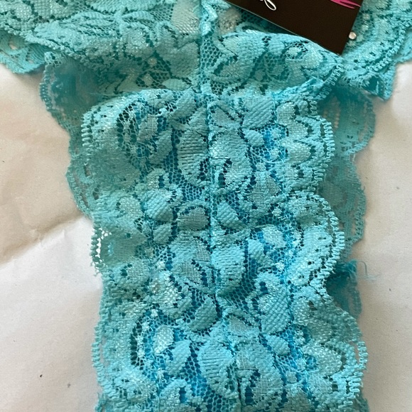 NWT & NWOT All 3 Thongs Are Large Were Packed Away - Picture 7 of 11